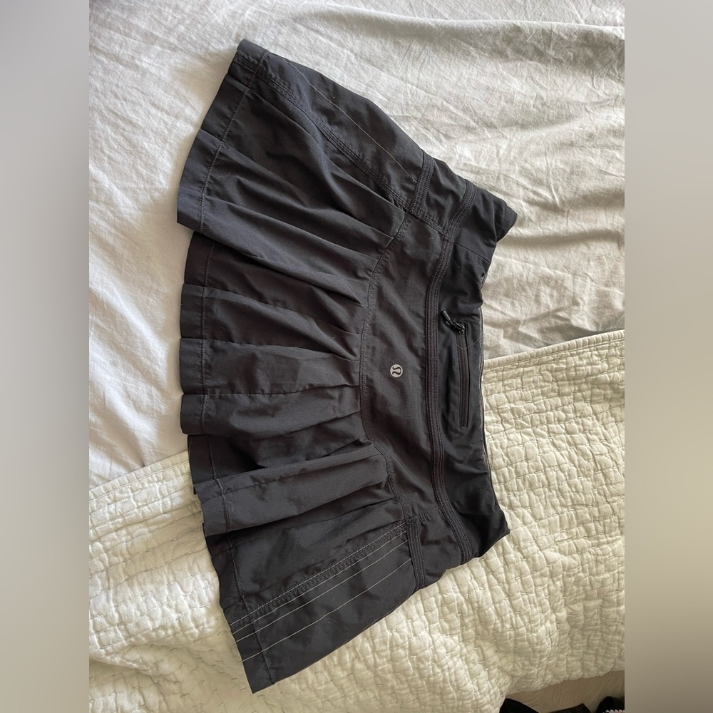 Black lululemon skirt